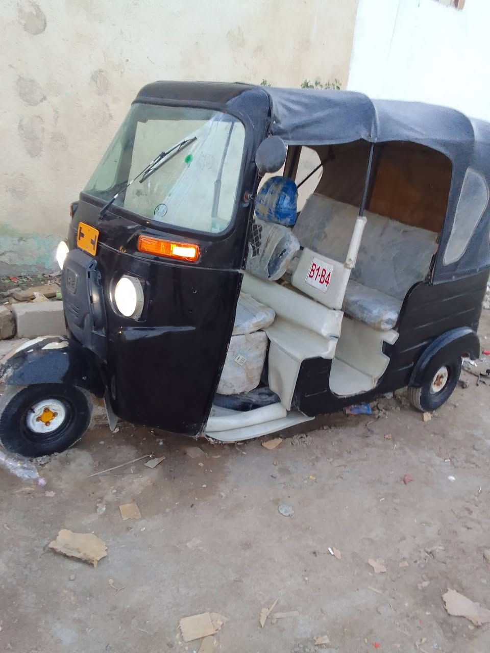 كومه حديد ابيع اوراق وتكتك شغاله نكره وتمشي بس عوزه تعمير بلكدام *********** مكان سوك شيوخ
