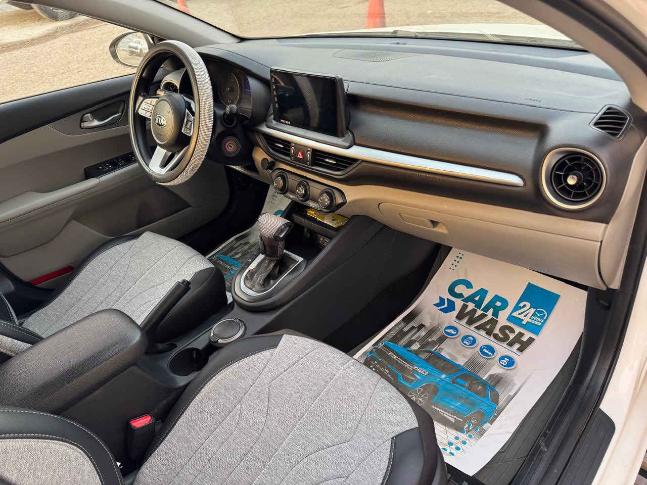 سلام عليكم سيراتو خليجي موديل٢٠١٩ ماشيه ٥٧ الف حقيقي بأسمي كفاله عامه عدى ملاحظات بسيطه موضحه بالسونار 
فتحه كامره حساس خلفي لابت زنون محرك ١٦٠٠سيار جدبده رقم بغداد هزه ورقم جديد مكان السياره شارع فلسطين السعر ١٥٥
هاتف ***********
