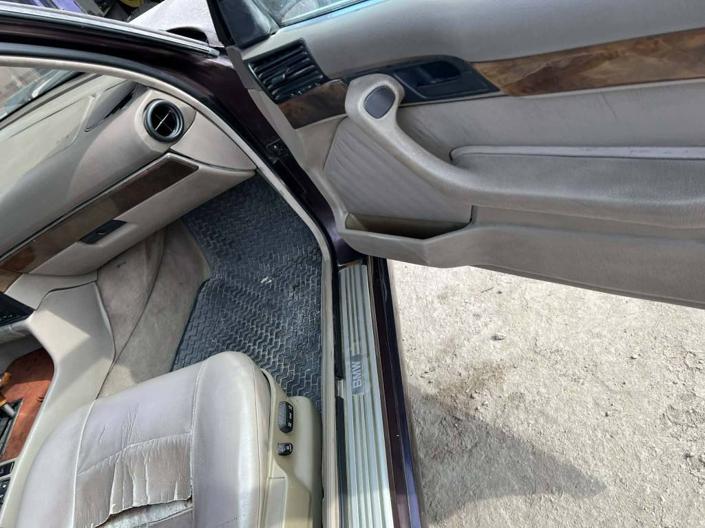 للبيع 535 رقم بغداد
مكينه وكير وحداديه نظيفه
كهربائيات تبريد كله شغال 
ويل كب خليه 
صبغه توني راشهه جماليه فقط
كشنات كهرباء فول 
السعر 70 وبيهه مجال 
للاستفسار ***********
