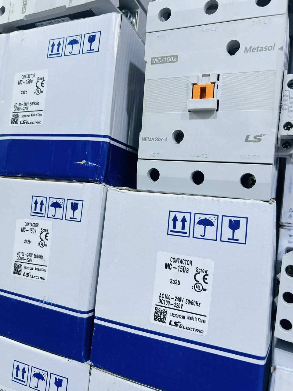 سلام عليكم ورحمة الله وبركاته يتوفر لدينا كونتكترات وقواطع LS بجيمع الامبيريه بسعر مناسب الاستفسار *********** بغداد شورجه عكد النصاره شركة الابداع
