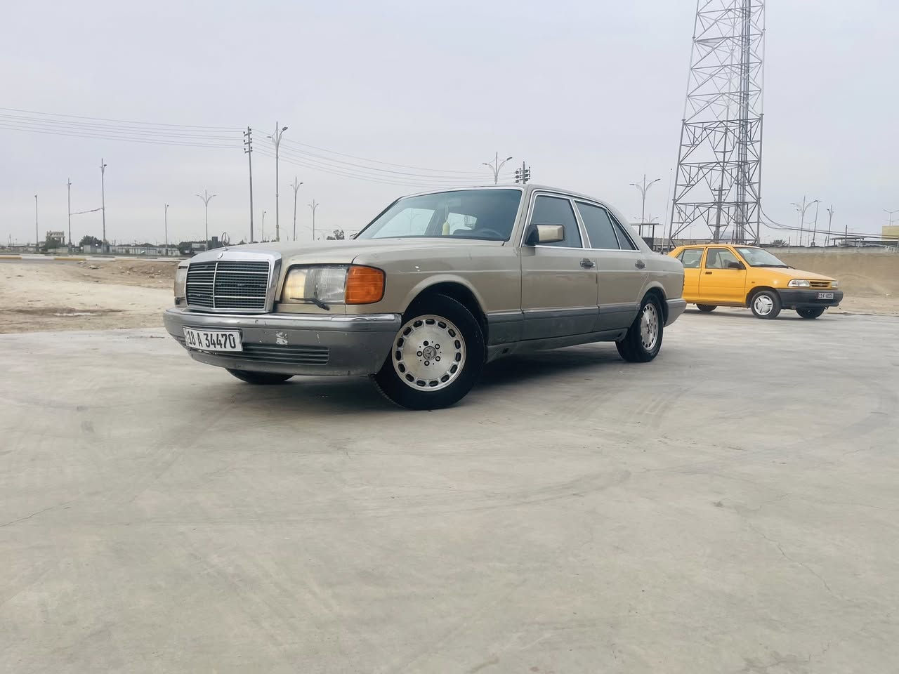 سلام عليكم مارسدس للبيع مديل 88
محرك وكير كفاله بلادي 300 عنكبوت 

تخم تاير جديد حداديه جديده 

تبريد ثلج غرفه مخمل 

دبل هورن دبل مروحه دبل فيت بم 

سياره بسمي سنويه ل 30 

المكان كربلاء 

معروضه ب 60 وبيه مجال 

***********
