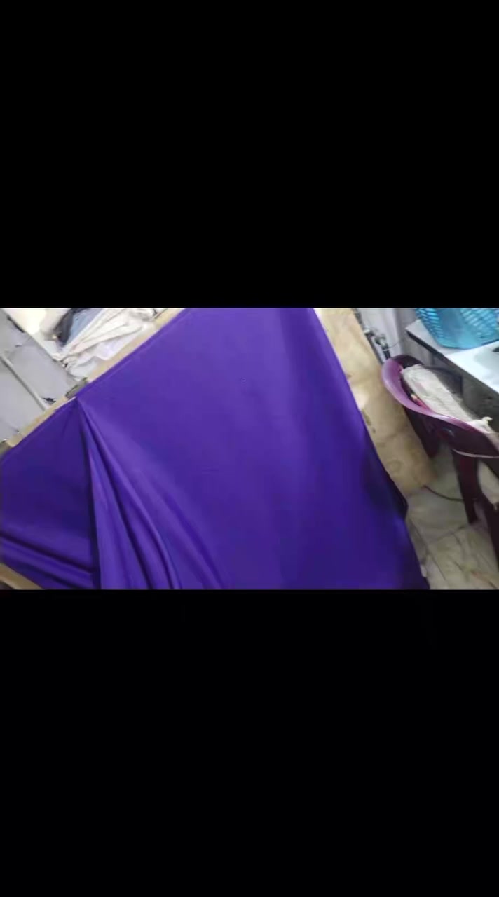 سلام عليكم 
خاميات قطن 100% 
كرك صاج 
جميع الابر والمكائن الثقيلة درجة ولة 
الاستفسار 
***********
***********
