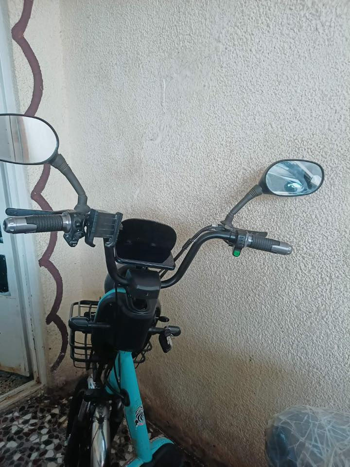 للبيع دراجه شحن أربع بطاريات سرعته 60نضيفه السعر 275$
المكان بغداد جسر ديالى أي استفسار لااتصال عل الرقم ***********
