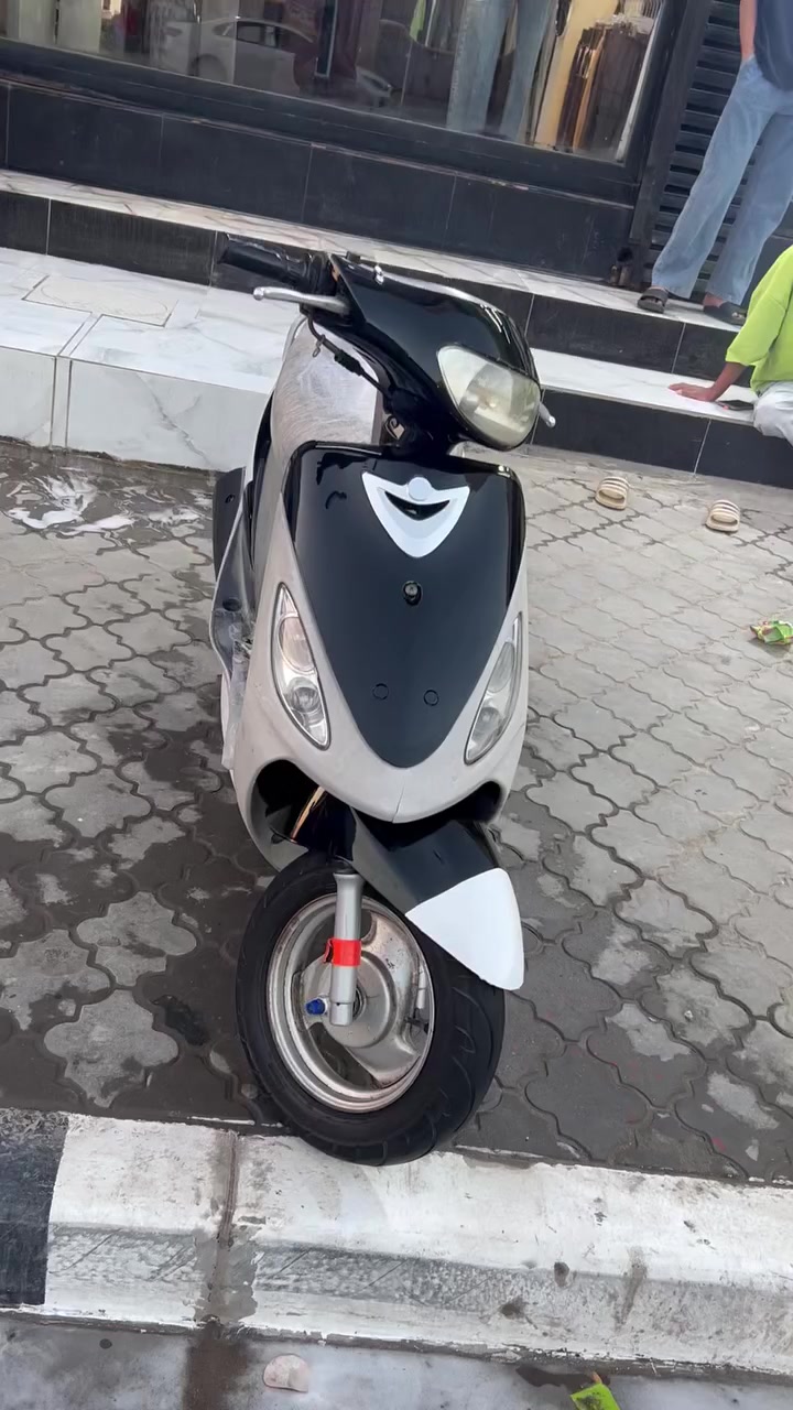 سلام عليكم دراجه ماكس قجمه دراجه حلوه ونضيفه ماناقصه ايشي مامفتوحه كفراته بلاديه موجوده عنواني بصره حيانيه شارع سيد تواصل هنا ***********
