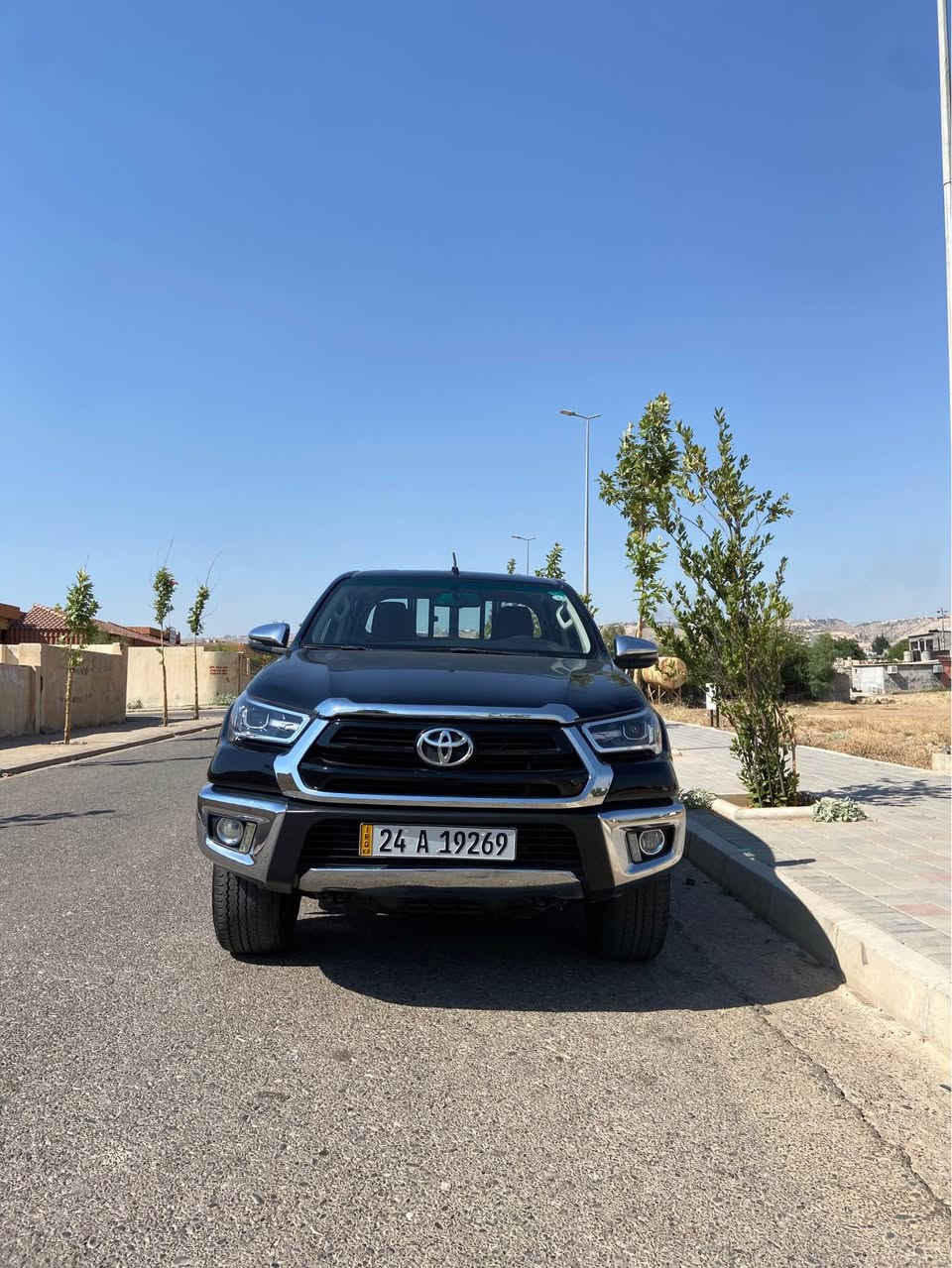 Hilux 2018 
سياره كه بي سبوغه ته نها ٢جي. ته عديله رسمي سونه رم دانا وه كامل كرايته ٢٠٢٥ كئر اتوماتيك ٤تايه ي نوي له بنه سه نه وي شتي تا 2031 نويه سياره كه 212000km رويشتوه سعريش 240مه جال
*********** أربيل, العراق
