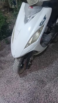 دراجه للبيع شغاله سلف كهرباىيات كامله السعر 200اتصال عل الرقم 07829878...