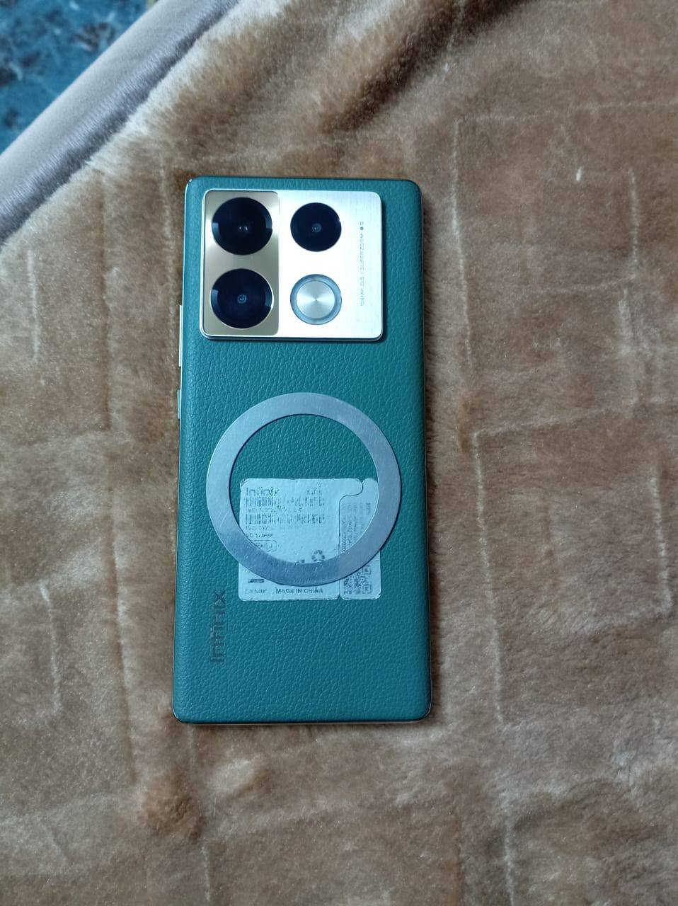 سلام عليكم جهاز للبيع نضيف ما مفتوح ولا طاب تصليح بس معتاز ودابيعه الله شاهد اسم الجهاز Infinix NOTE 40 Pro مكاني سبع البور شارع 40 سعر الجهاز 250$ ‏ ‪***********‬‏
