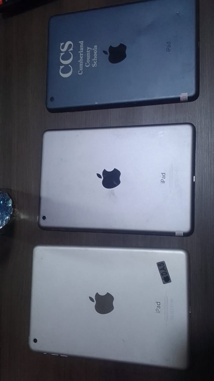 ⭕️ #جملةفقط 
ايباد اپل مستعمل امازون نظيف
شرط فحص شغال كلها
♦️ وياه كيبل شحن وكفر♦️

قطعة 35 الف
اقل كمية 43 قطعه
تطلع 🟢 مليون ونصف 🟢 واصل بغداد

اربيل :: وتساب ابو لاوند
***********
