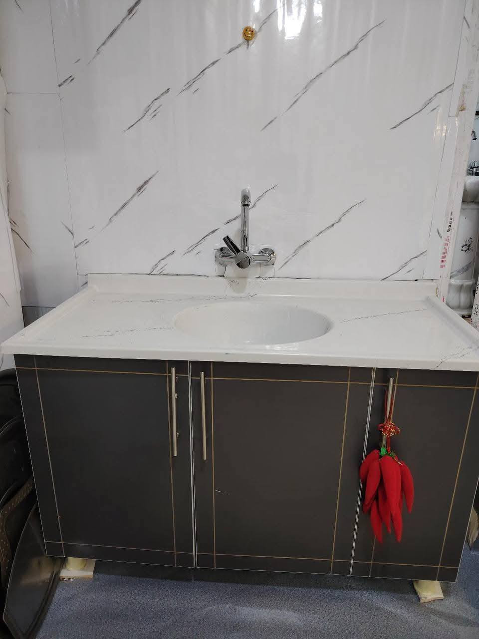 كاونتر خشب مترين 3. قطع 
السعر 275. فقط 
الحجزز ***********
