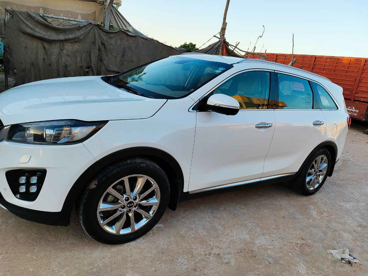 سورينتو موديل ٢٠١٨ للبيع
بيها جاملغ وبنيد وبارد بالباب الخلفيه زغير فول بصمة رقم انكليزي باسمي 
السعر ٢١٥ وبيه شوية  
للاستفسار ***********
