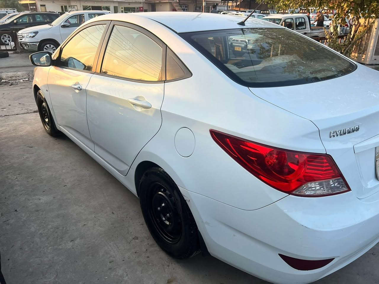 ئەکسێنت مۆدێل ٢٠١١ گێڕو مەکینە بەشەرت سەیارەکە زۆرمەزبوتەو ماڵی دۆستە سەیارەکە تابڵێی خاوێنوو جوانە بێ بۆیاخە بێ لێدراوەهیچ عەیب و عارێکی تیانییە                      نرخی ١٠٢گەلا
ڕەقەم سلێمانی 
 ڕقم*********** السليمانية, العراق
