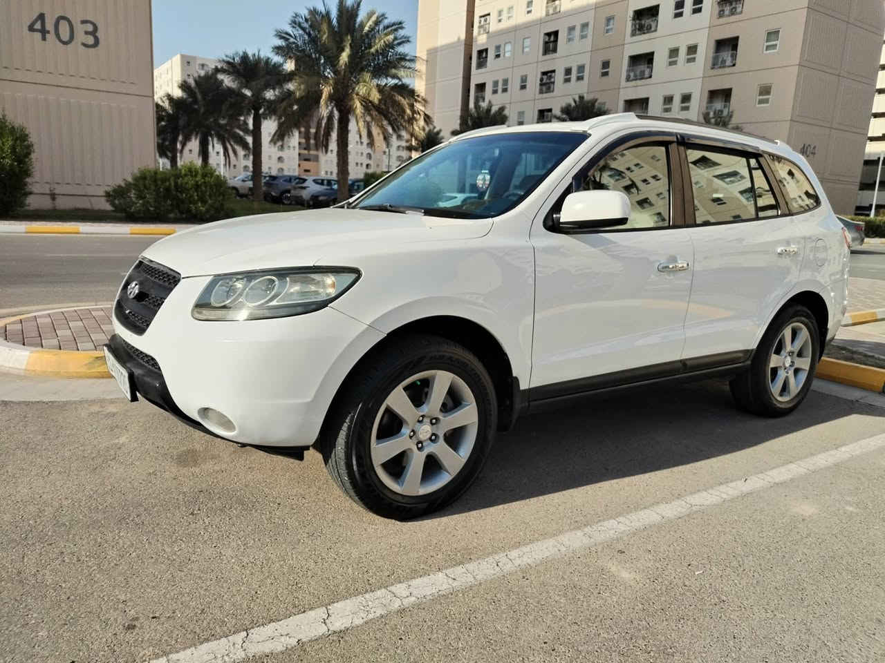السلام عليكم للبيع سنتافي موديل 2009 خليجي رقم بغداد بأسمي مكينه سته بستم 
2700 سبعه راكب تلث قطع تبريد فور ويل سياره مكفوله من صبغ فقط بارد بصيط موجود سونار بلمنشور كير مكينه تبريد حداديه مكفولات سياره حلوه نضيفه 
مكان سياره بغداد مجمع بسمايه
وسعر خاص (***********)
