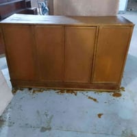 بوفيه متر ونص سعرها 100وبيها مجال  توصيل متوفر بكروه  07811765033 المك...