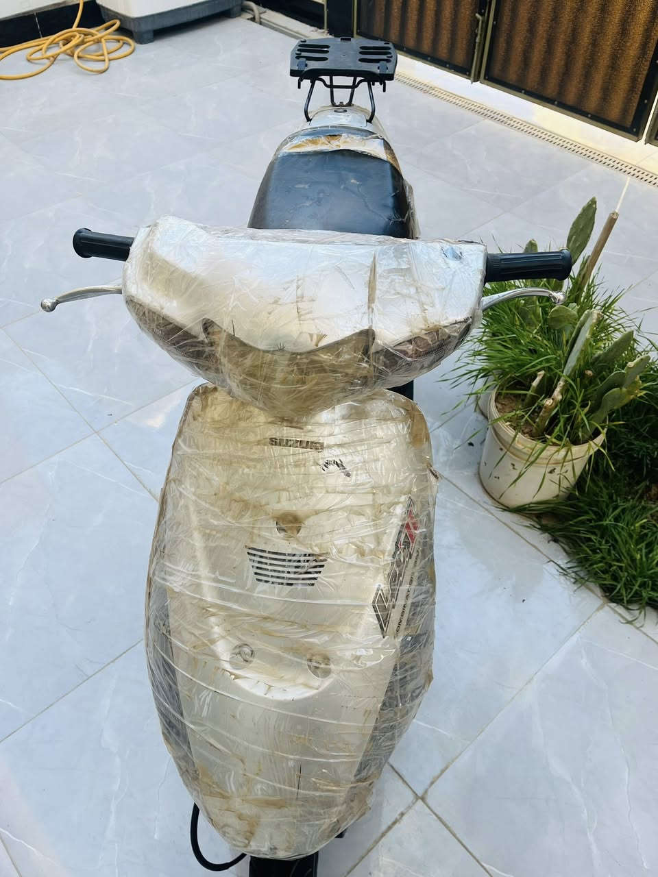 ذبانه ساسوكي جنطه مصارلها هواي نازله من الرمبه اوراق بسمي محرك مكفول كهربائياتها كلها شغاله نضافه فول السعر 475 مكاني العماره حي العسكري


**إذا كنت صاحب هذا الإعلان وتريد حذفه لأي سبب، رجاءا أرسل رسالة إلى الدعم الفني**