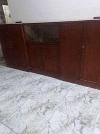 بوفيه • نضيفه • وفيه مجال