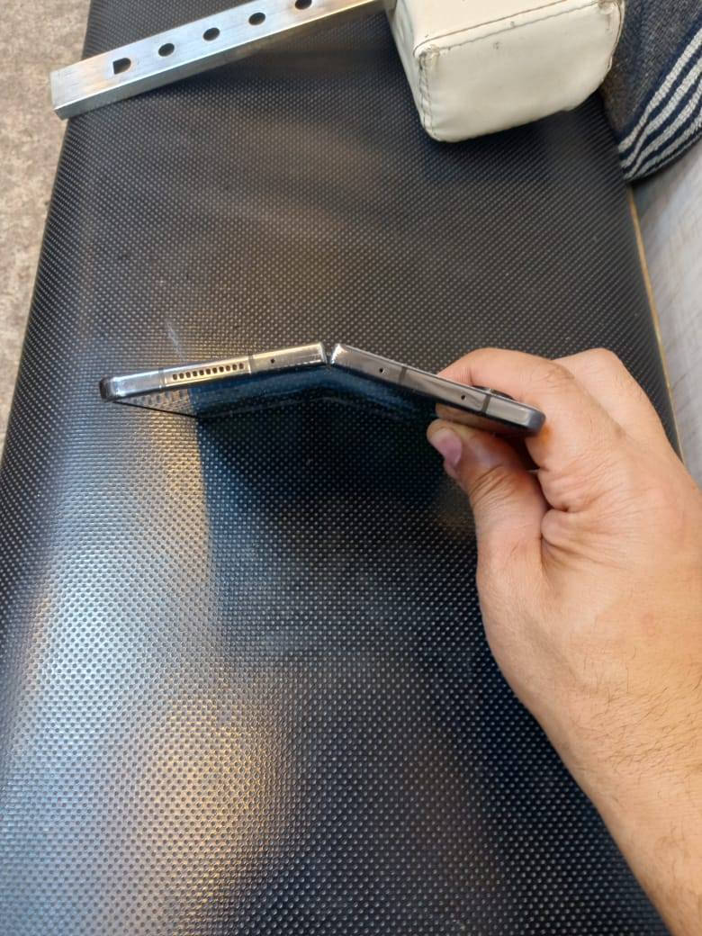 سامسونج فولد فليب 4  ذاكرة 512 
الجهاز نظيف ما بي اي عطل فقط مينفتح للاخير مثل ما موضح بالصور يحتاج تنظيف السعر ٤٠٠ الف وبي مجال مكاني بغداد الحريه وماعندي توصيل ولا مراوس 
تحياتي


**إذا كنت صاحب هذا الإعلان وتريد حذفه لأي سبب، رجاءا أرسل رسالة إلى الدعم الفني**