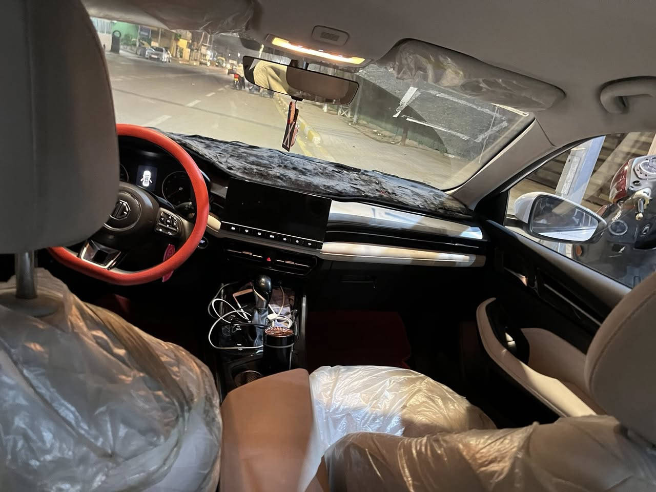 ام جي 5 نص فول بصمه حساسات السيارة ماشيه 26000 بعده بحاله الوكاله وبعده بل ضمان السعر 110 وبيه مجال اتصل ***********
