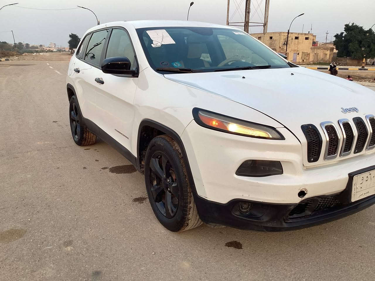 السلام عليكم
جيب شيروكي بزون 2014 وارد أمريكي
السعر المطلوب 122 وبيها مجال لشراي 
باقي التفاصيل داخل الفيديو 
العنوان ذي قار قلعة سكر للتواصل  
***********
***********
