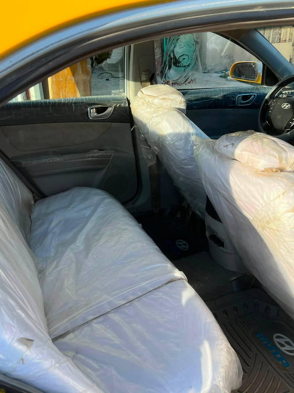 سوناتا موديل 6 خليجي بسمي امصفره هيئة وغرمات ضربه جاملغين الوره بدون دواخل
مكينه وكير جدد تبريد تخم تاير  كله شغاله السياره بسمي بيع ٨٤ وبيه مجال ومراوس عادي


**إذا كنت صاحب هذا الإعلان وتريد حذفه لأي سبب، رجاءا أرسل رسالة إلى الدعم الفني**