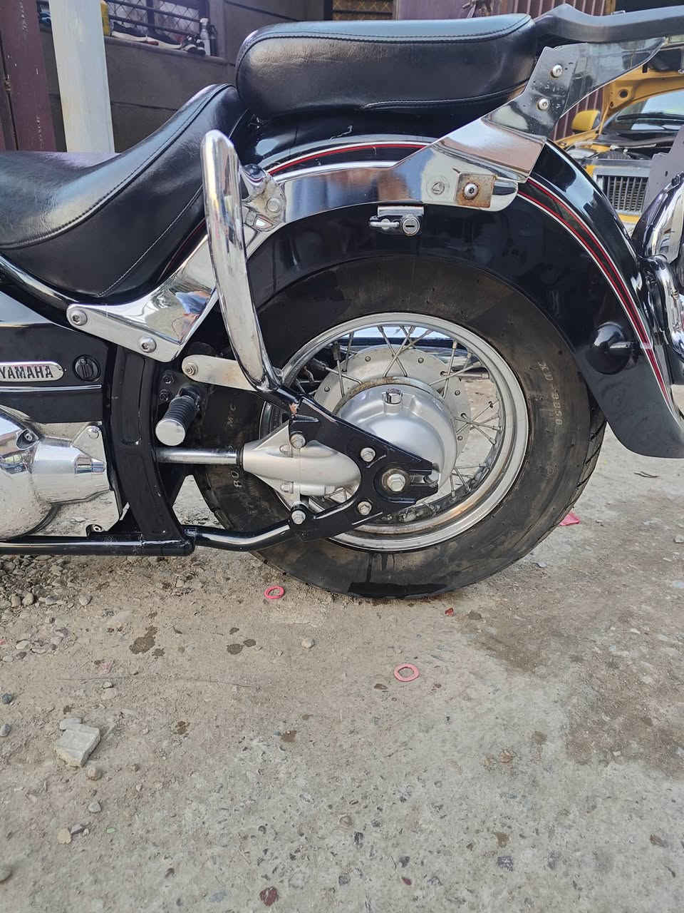 سلام عليكم
يوماها دراك ستار 400
الدراجة موديل 2007  
نوزل مو كابريتر 
رقم وسنوية ديالى بأسمي 
مكفولة من كلشي من التاير للتاير يعني بحالة الوكالة كهربائياته كله شغالة 
حتى حساس الستاند 
تايرات جوبلس التانكي مراية 
تسحك بانزين عادي محسن ماشية كلش قليل 
مكان بغداد الزعفرانية 
السعر 33 ورقة 
***********
***********
