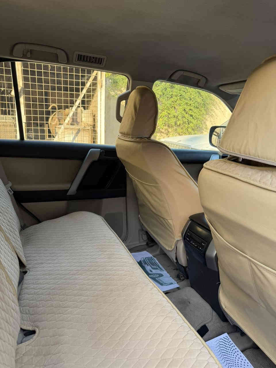 السلام عليكم
برادو 2013 خليجي

 

بصمه 

١٠ ايرباك 

دبل تانكي 

هوك خلفي 

مري شفط وترحيب 

فول تحكم استيرن 

كشنات جلد

سبير معلك 

محرك 6 سلندر 4000

فورويل دفع رباعي 4x4 

7 راكب 

مكان السياره بغداد 

رقم بغداد الدولي سنويه وهزه جديده 
السعر 260 وبيها مجال 

رقمي***********
