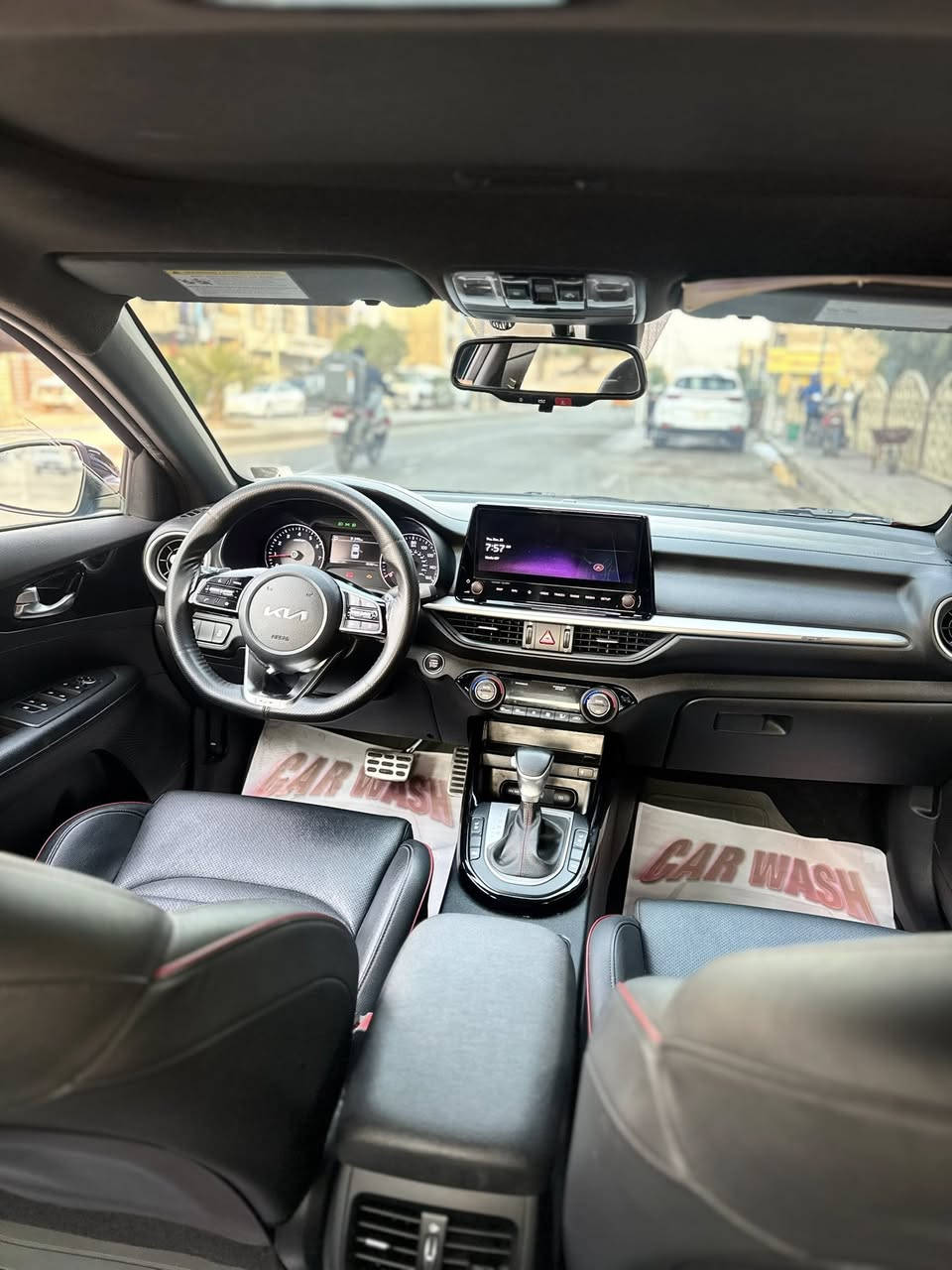 السلام عليكم
فورتي 2023 
Gt مكينه 1600 torbo 
فول مواصفات تدفئة تبريد كشنات 
كشنات ثنين كهرباء 
جلد  شاشه ابل كار بلي ماشيه ٢٧ ميل فتحة سقف رادار امامي خلفي ويل ١٨ لايت ٣ عدسات 
مزوده السياره من انريكا صالنصات سوبر هدرز برمجة صبغ قطعتين بدون لغد بدون شواصي فقط ايرباك استيرن راجع سستم بلادي شغال 
تعميرها كله شركه السعر ١٦٥ $ وبيها مجال حك الجيه للأستفسار ***********
