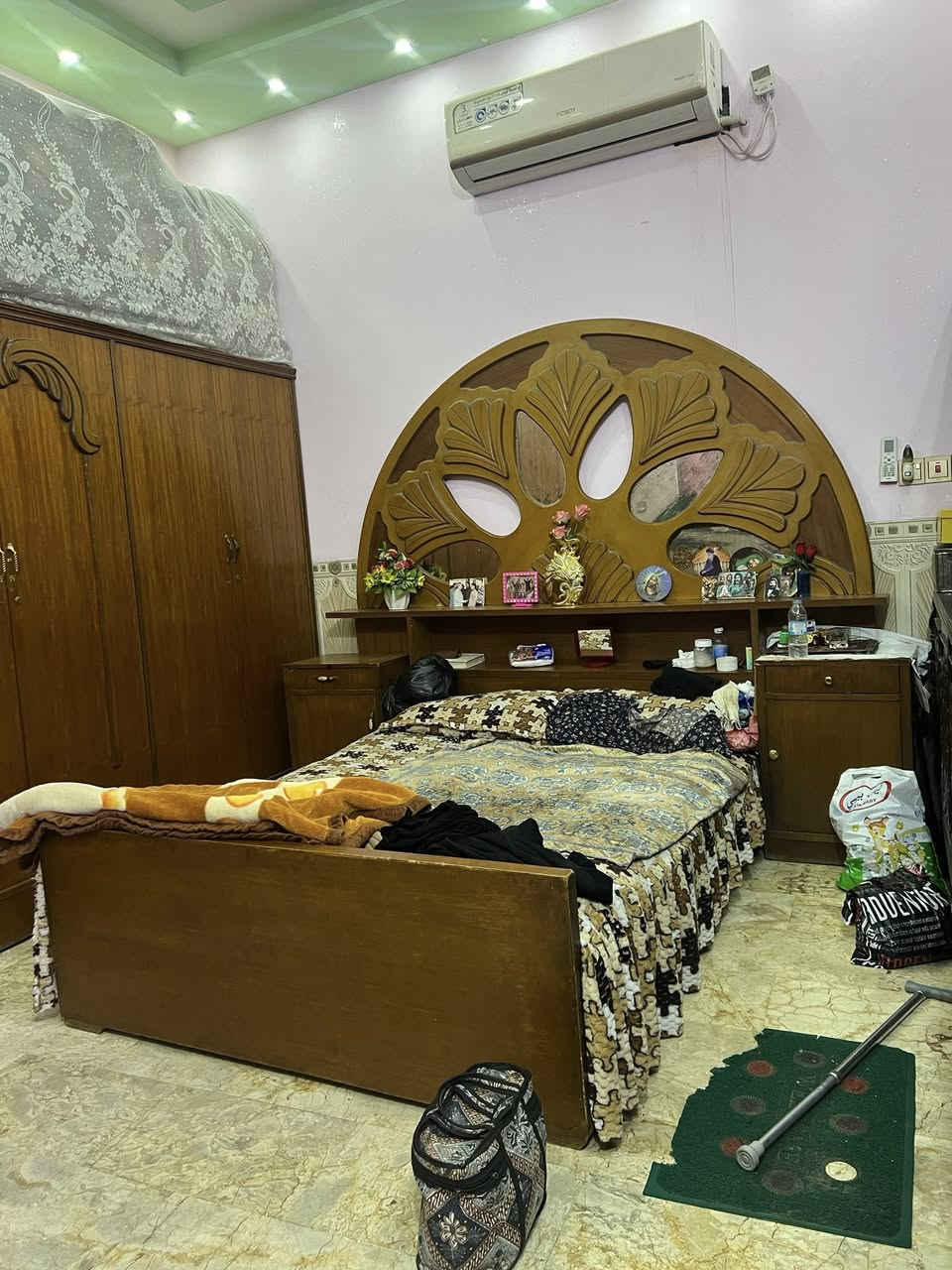 السلام عليكم
چربايه ام النفرين نضيفه وكلشي ما بيهه وكامله خشب ما بي اي شي للبيع فقط الچربايه 
مكاني بغداد البلديات 
قيم واخذ 💸
الهاتف : ***********
