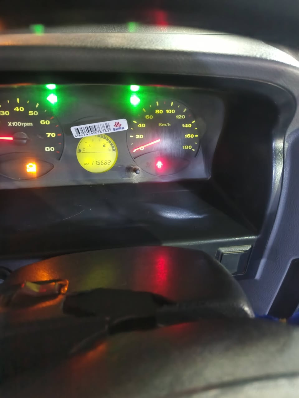 السلام عليكم سايبا موديل ١٣ سياره جديده تخم تاير باتري جديد اصدوره جديده سياره استعمال بيت رقم انكليزي مصفره هيئه او غرامه بيه طغه بصيطه بلخشم امبدل بيه جملاغ امامي غرفته جديده سياره ترايك على لسانك بلمشي ناعمه حيل ماشيه ١١٥الف  سعر ٤٢ ورقه بيه مجال بصيط تلفون ***********
