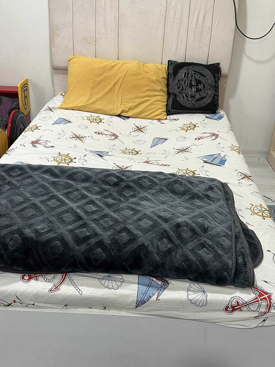 سرير نفر ونص وسرير اطفال موديل سيارة
السعر على الخاص


**إذا كنت صاحب هذا الإعلان وتريد حذفه لأي سبب، رجاءا أرسل رسالة إلى الدعم الفني**