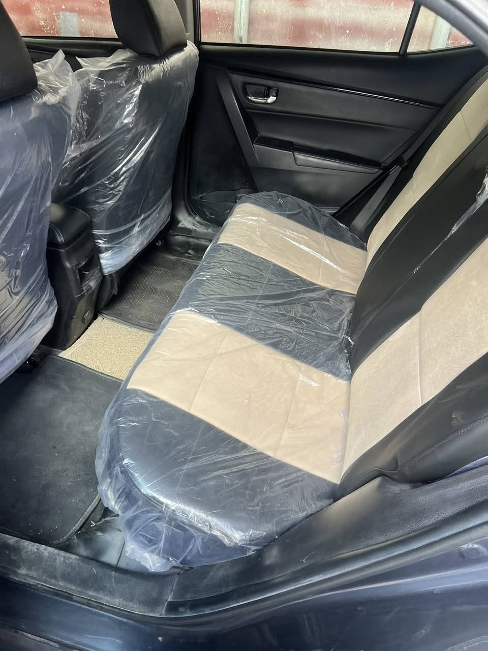 سلام عليكم سيارة كورلا للبيع سيارة  نص فول سيارة خير من الله موديل 19 مكفولة من شواصي لغد مكفولات السعر 154وبيهة مجال الرقم ***********
