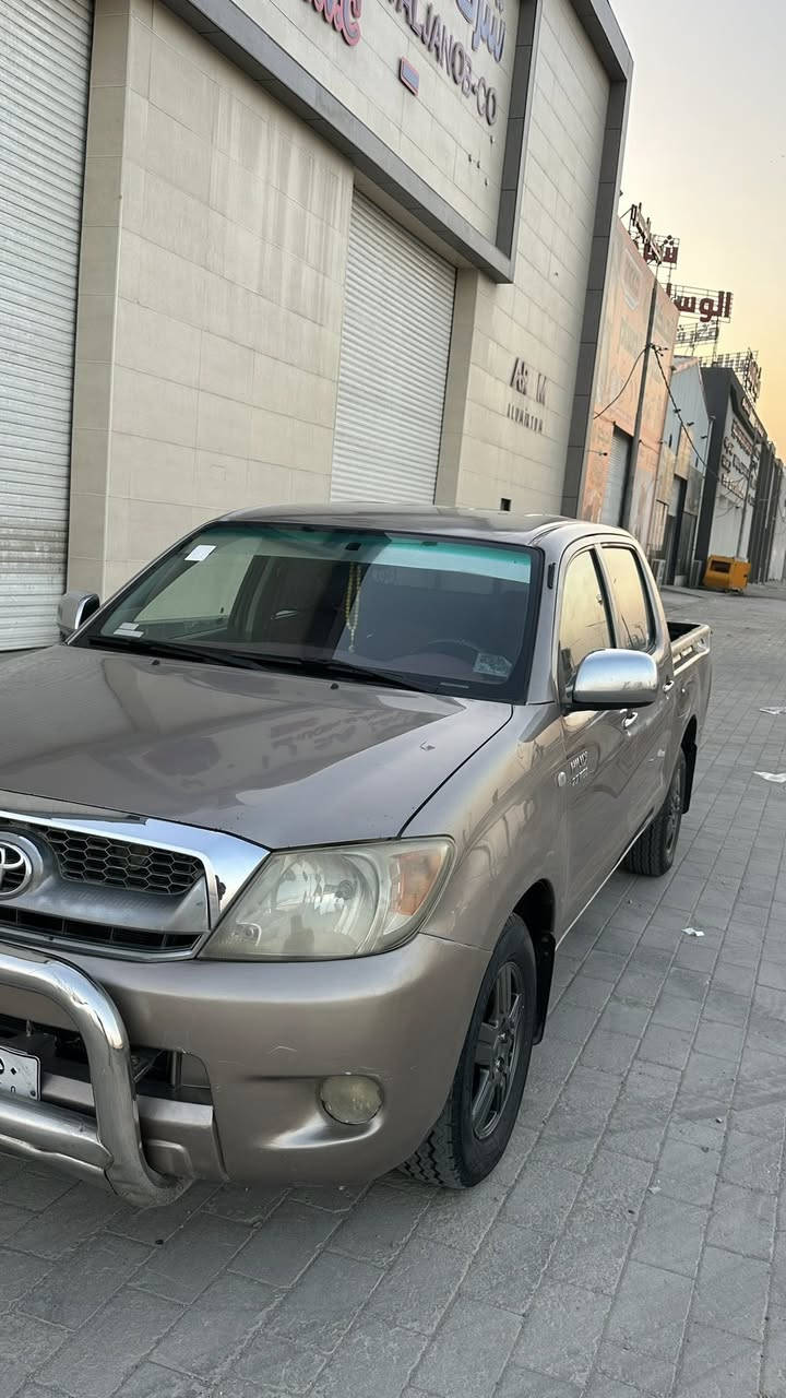 السلام عليكم 

 2006 مكفوله من الضربة والتبديل 

بيها مكانات رش مال شخوط 

مكينه جديده جديده جديييده 

حداديه جديده
 
 تبريد ثلج 

تدفئه 

 غرفتها كللللش نظيفه وع البلاد 

رقم بصره بأسمنا تحويل 

السياره جاهزه من كلشي وكلشي بيها شغال 

السعر 140  وبيها مجال بسيط 
 
هـ ***********
