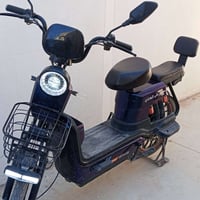 دراجه شحن للبيع نضيفه نفس الصوره كامله كل نقص مابيها السعر 300وبيها مج...