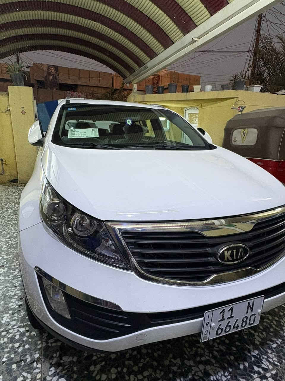 السلام عليكم 
كيه سبورتج 2011 خليجي السيارة جديدة بمعنى الكلمة بيها صبغ شبر بالجاملغ الامامي الباقي مكفول حتى من البارد  ومن الضربه والتبديل بدون اي قطع مفتوحة گير مكينة على وضع الشركة تبريد تخم تاير جديد السيارة كشن كهرباء  باسمي تحويل ثاني يوم مكاني بغداد بلديات 
***********
