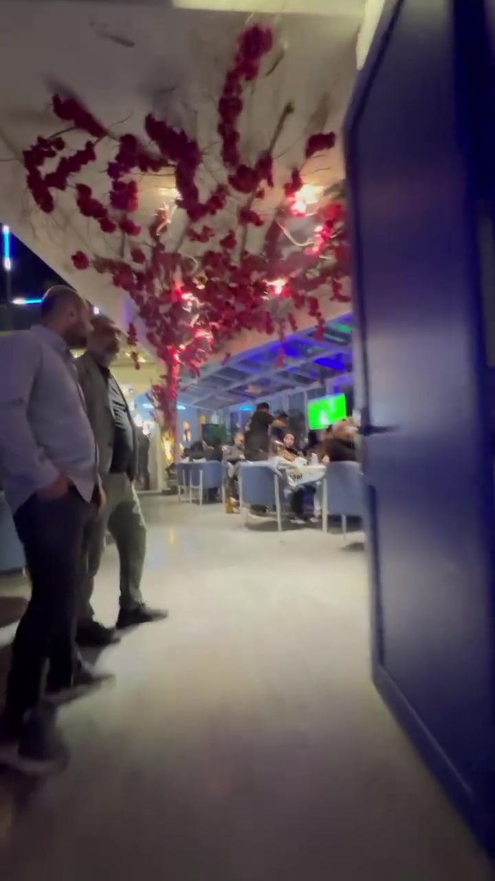 مطعم مستر بوكس يرحب بل ضيوف 
حجز طاولات 
وحجز حفلات يوجد طابق خاص للمناسبات 
للتواصل 
اليرموك اربع شوارع 
مقابل مادو
***********

