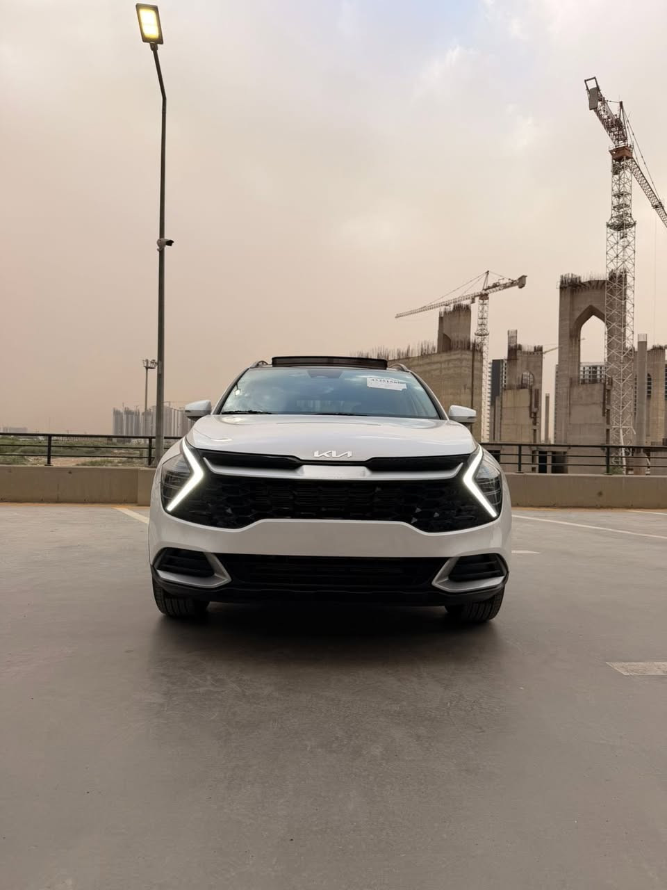 للبيع فقط Kia Sportage 2025  🚗

ماشية فقط 780 ميل 😍
فل مواصفات — وارد أمريكي 🇺🇸

✨ المواصفات:
▪️ فتحة بانوراما + سلايدروف
▪️ تشغيل عن بُعد
▪️ شاشة Apple CarPlay متصلة
▪️  تدفئة مقاعد
▪️ كشنات جلد فاخرة
▪️ كراسي كهربائية
▪️ جنطة كهربائية
▪️  تشغيل عند بعد + فتح وغلق بالبصمة
▪️ فتح وغلق الجنطة بالبصمة
▪️ حساسات أمامية / خلفية / جانبية
▪️ رادار أمامي وخلفي
▪️ نظام النقطة العمياء
▪️ أوتو هولد + مانع انزلاق + توقف ذاتي
▪️ تحكمات ستيرن كاملة
▪️ خرائط 📍
▪️ ويلات حجم 18 
▪️ ليد أمامي وخلفي
▪️ 3 أنظمة قيادة
Sport / Auto / Eco
▪️ شاحن لاسلكي 
▪️  وغيرها .

⚡ المحرك:
2500 GDI
شباك Piano Black ✨

📌 ملاحظة مهمة:
السيارة وارد أمريكي، الضرر كان شبرين بالجاملغ الامامي عكس السائق وشبر من باب الصدر فقط ، وتم التصليح على البارد وتكحيلها بدون صبغ أو تبديل .
لا دواخل، لا لغد، لا شاصي، لا ايرباك — السيارة جديدة ونظيفة وأحلى من الصور .

📄 السيارة داخلة بكتاب شهداء والكتاب باسمي، والسيارة باسمي مع سنوية جديدة ورقم إنكليزي بغداد.

📍 العنوان:
بغداد — مجمع بوابة العراق

للاستفسار اكتب سعر ويجيك بالخاص 
رقمي للتواصل ***********
