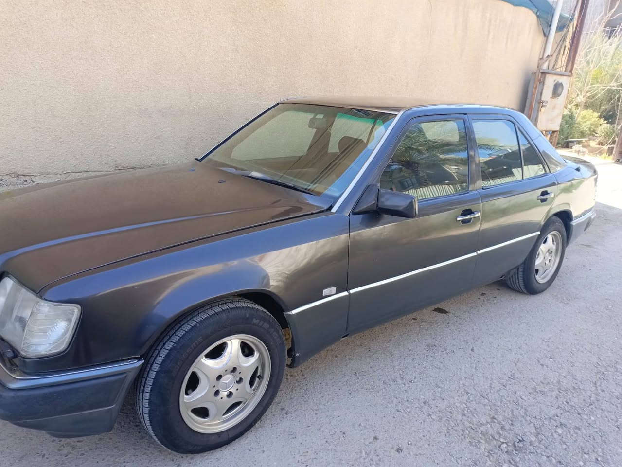 سلام عليكم مارسدس دب موديل 91 مكينة بطة رقم بغداد خصوصي مكان بغدادسعر 48 الاتصال على  الرقم ***********
