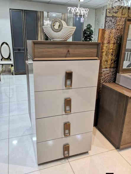 غرفة نوم تركي اصلي ثقيل ١٠ قطع استعمال قليل نظافة ١٠٠ ب١٠٠ الكنتور ٨ باب قياس ٣ متر ونص ضخم سعر الشراء ١٦ ورقة سعر البيع حاليا ٩ اوراق فقط مع الدوشك

ملاحظه للتاكيد الغرفة جديده ١٠٠ ب ١٠٠
***********
