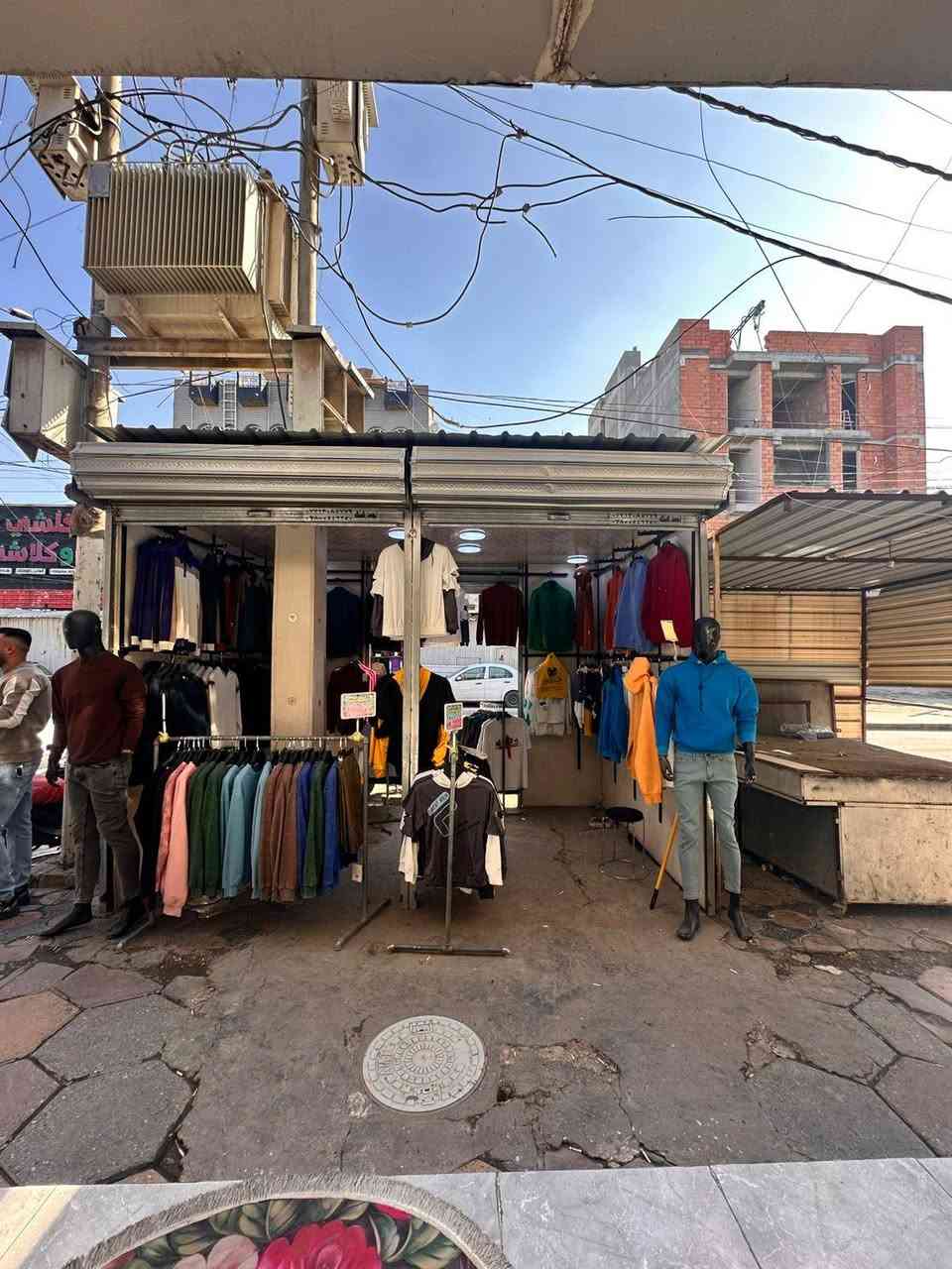 السلام عليكم ورحمة الله وبركاته
بسطية كاملة مكملة او كشك موضح بل صورة
مع ٣ كبنكان مع ديكور تغليف مع سقف ثانوي
للبيع بس جيب وشد كاملة مكملة
محل جاهز بس تلكة مكان تنقلة عسريع
***********
