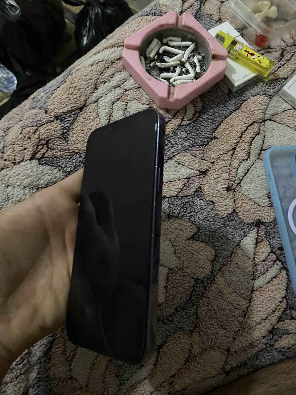 السلام عليكم عيوني ايفون 13برو ماكس الجهاز جديد فقط شاشته مستبدله اصليه اصيله الجهاز كلش نضيف وحلو السعر 580 فقط واتساب متواجد ***********
