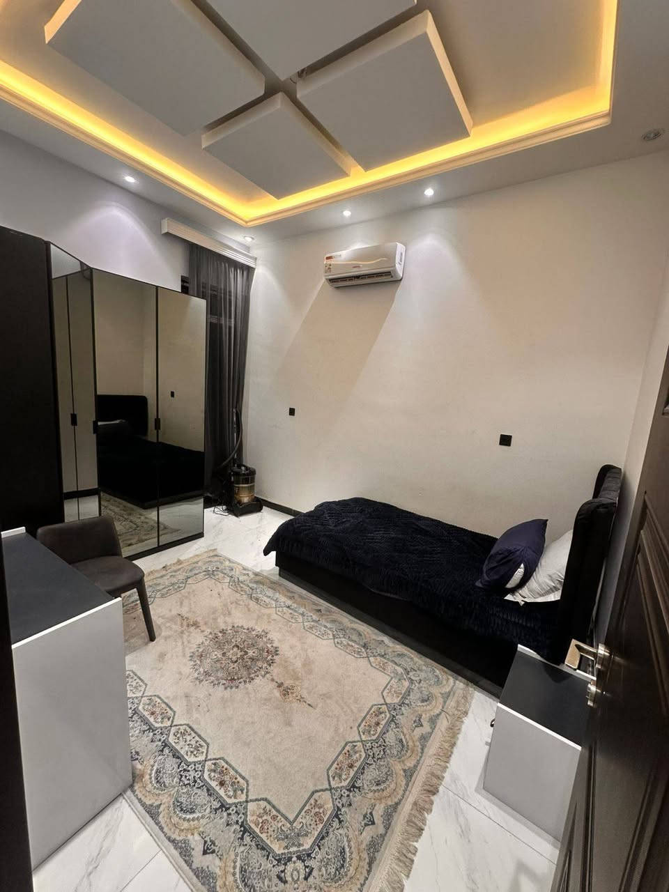 شقة أرضية معزولة للإيجار في المنصور – البيجية، مؤثثة، غرفتين نوم وصالة ومطبخ وحمام
للاستفسار: *********** 📞
