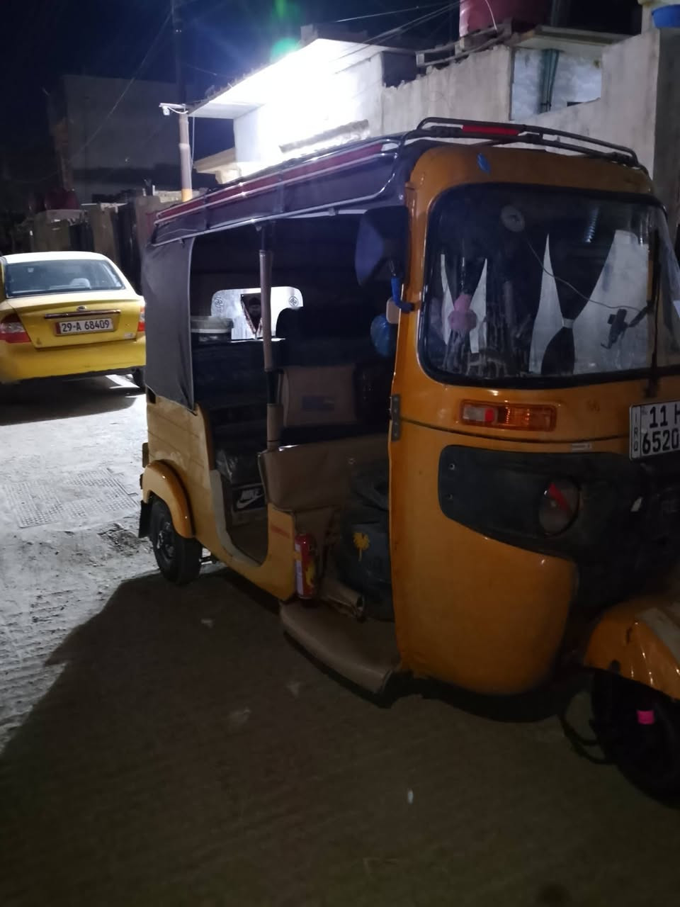 سلام عليكم تكتك موديل ٢٠رقم سنويه بسمي معمره   كشر مكينه بستم كير مكفول تخم تاير صدر جديد كهربائيات جديده  سعر ٦٨٠٠وبيها مجال الاستفسار ***********مكاني كوت.
