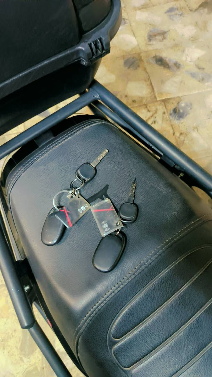 سلام عليكم مستعجل على بيع سكنس مدرع موديل 2025فول مواصفات 6بطاريات 3نضمه تشقيل سعر 600وبي مجال قليل بكاني العبيدي


**إذا كنت صاحب هذا الإعلان وتريد حذفه لأي سبب، رجاءا أرسل رسالة إلى الدعم الفني**