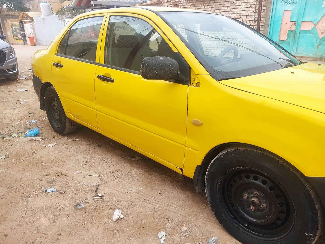 لانسر 2010 مكانها بالنجف ومالكها بالديوانية بيها تبديل چاملغ امامي مابيها ضربة كير ومكينة عالفحص نقص كهربائيات السعر 54 عليها غرامات 540 . هذا اللي اعرفه عن السيارة تعال وگلب وبالخدمة 
***********
