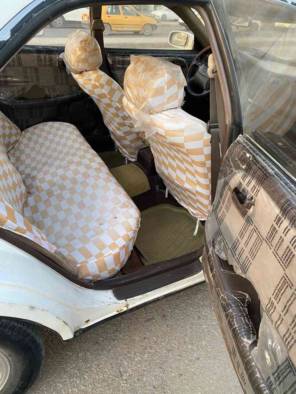 سلام عليكم للبيع فقط مارك نفخ مديل 1993
مكينه 2 ونص ديلكو حداديه جديده 
كهربائيات كله شغال تخم تاير 
سنويه لل 28 رقم نكليزي سياره جاهزه 
ع فحص مكفوله من الكص والضربه القويه  
السعر 62 وبيه مجال 
***********
