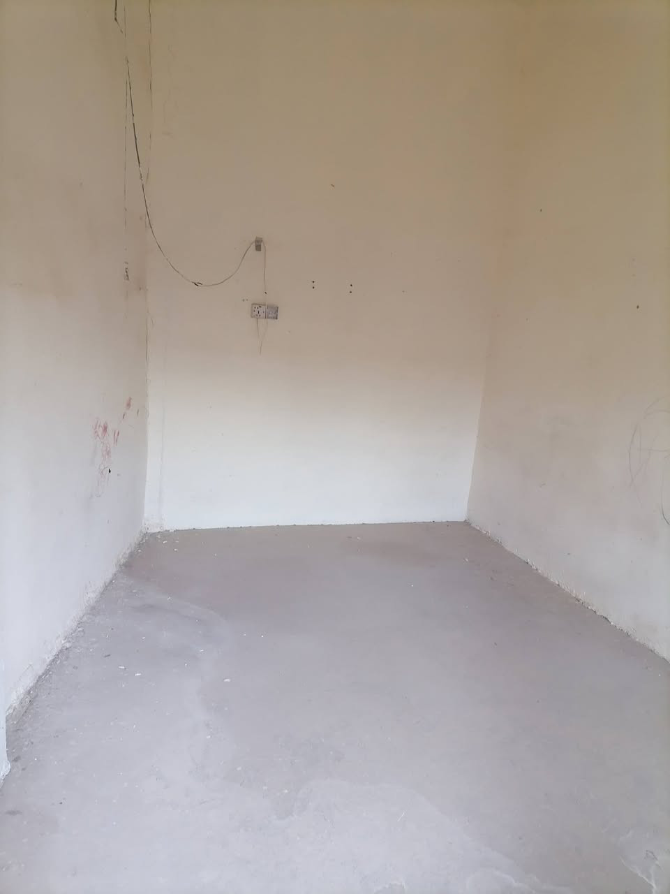 السلام عليكم 
بيت للبيع منطقة العگيدات  خلف دائرة البطاقة التموينيه
المساحة/114م شرقي كاشي استقبال وغرفة طابق ارضي وغرفتين طابق ثاني 
السعر/65 قابل للتفاوض.
لتفاصيل اكثر مراسلة الصفحة او الاتصال بالرقم
***********
