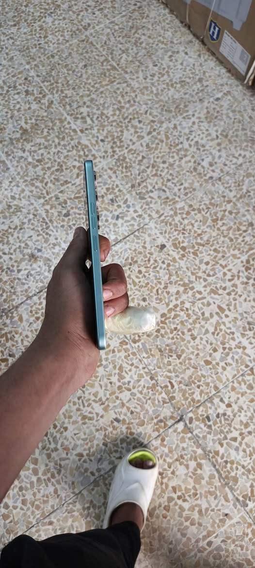 موبايل تكنو سبارك 40 برو للبيع
الشاشة

النوع : AMOLED

الحجم: 6.78 بوصة

الدقة : 1.5 (27201224 بكسل

معدل التحديث: 144 هرتز
الأداءالمعالج: MediaTek Helio G100 Ultimate (ثماني النواة)نظام التشغيل: Android 15 مع واجهة تكنو HiOSالذاكرة العشوائية (RAM): 8 جيجابايتذاكرة التخزين: 256 جيجابايت
البطارية والشحن

السعة : 5200 مللي أمبير

الشحن السريع يأتي بقدرة (45) واط 
السعر : ١٨٠الف وبي مجال بسيط


**إذا كنت صاحب هذا الإعلان وتريد حذفه لأي سبب، رجاءا أرسل رسالة إلى الدعم الفني**