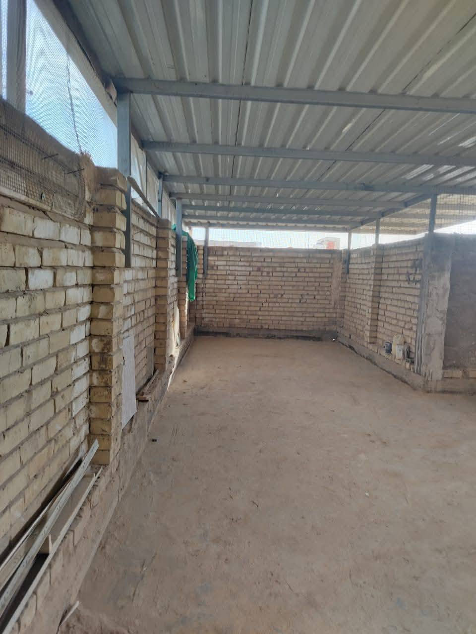 السلام عليكم
يتوفر لدينا بيت للبيع مساحه  100  متر طابق ونص في النجف حي النداء منطقه  59 السعر 75 مليون وبي مجال للشراي 
***********
***********
