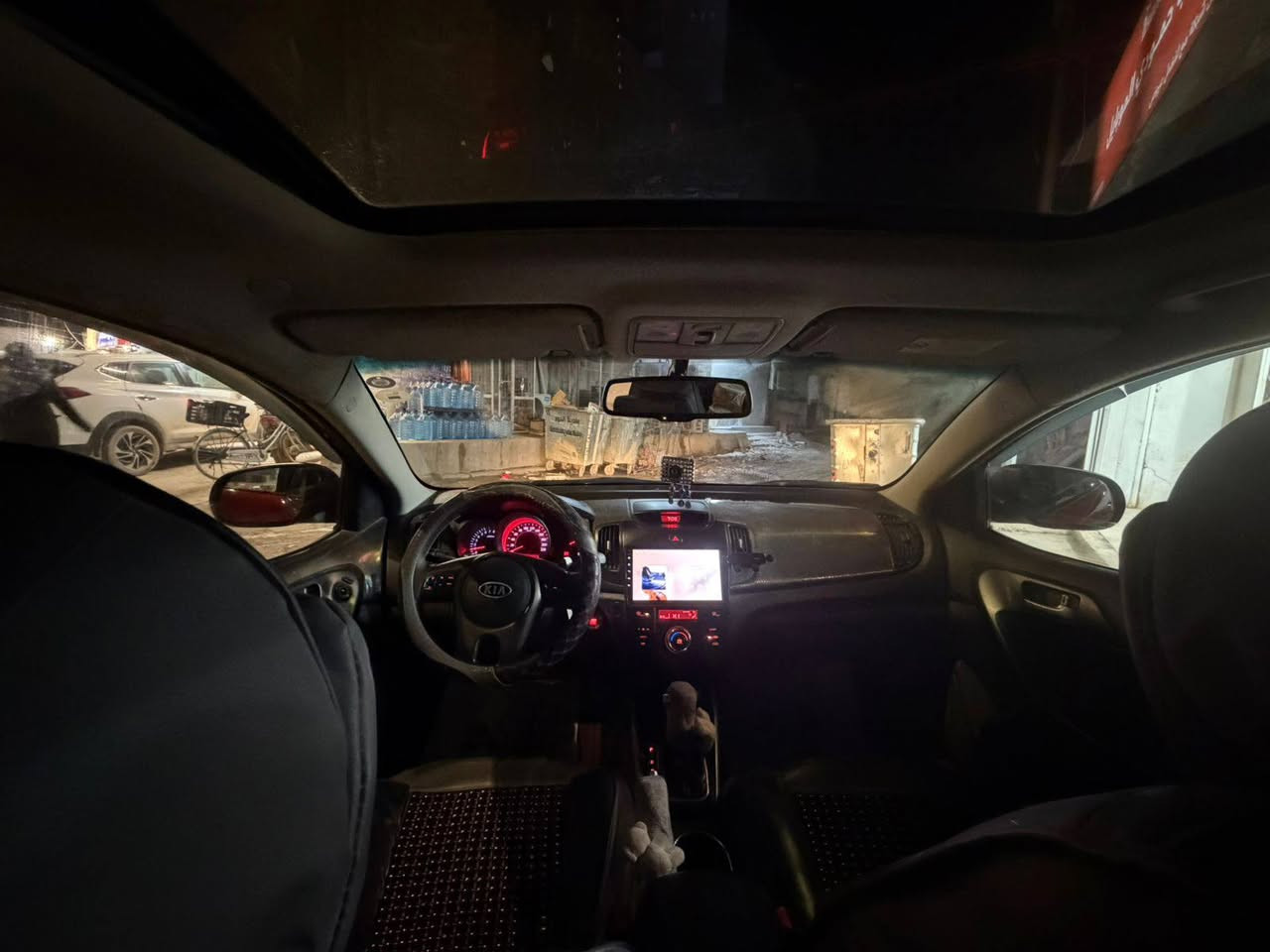 السلام عليكم سيراتوا 2011 فول مواصفات
رقم اربيل باسمي بيها 3 قعط صبع بدون دواخل ولا ايرباك 

مكينه 1600 مكفوله 

مكاني صلاح الدين السعر 102 بيهال مجال قليل

***********
