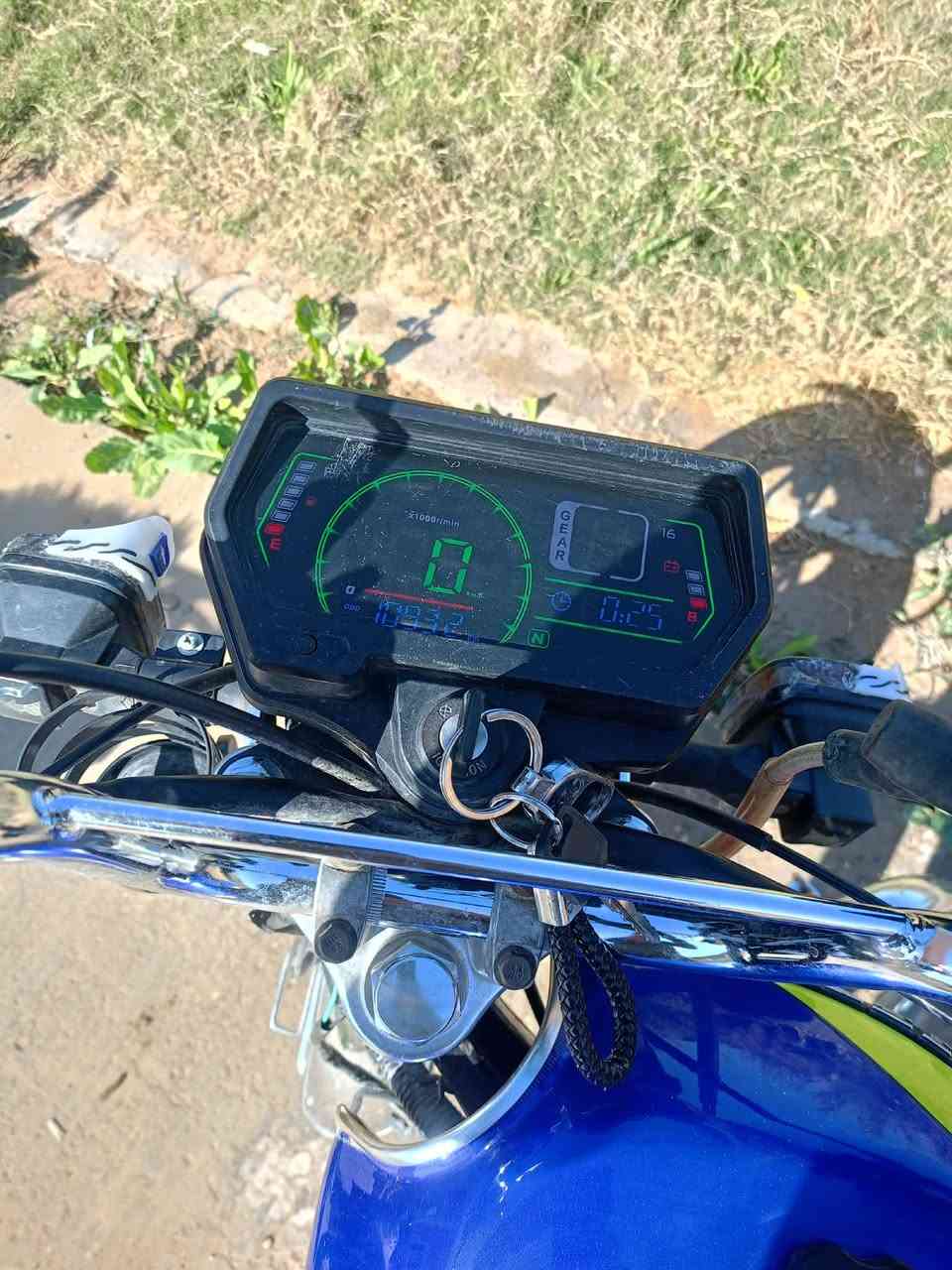 السلام عليكم ورحمة الله وبركاته  عندي موطور سيفان موديل 2024 محرك 150 مامفتوح خلاص كهربائيات كله شغالة مكفول كفالة عامة الستفسار ع الرقم  ***********
