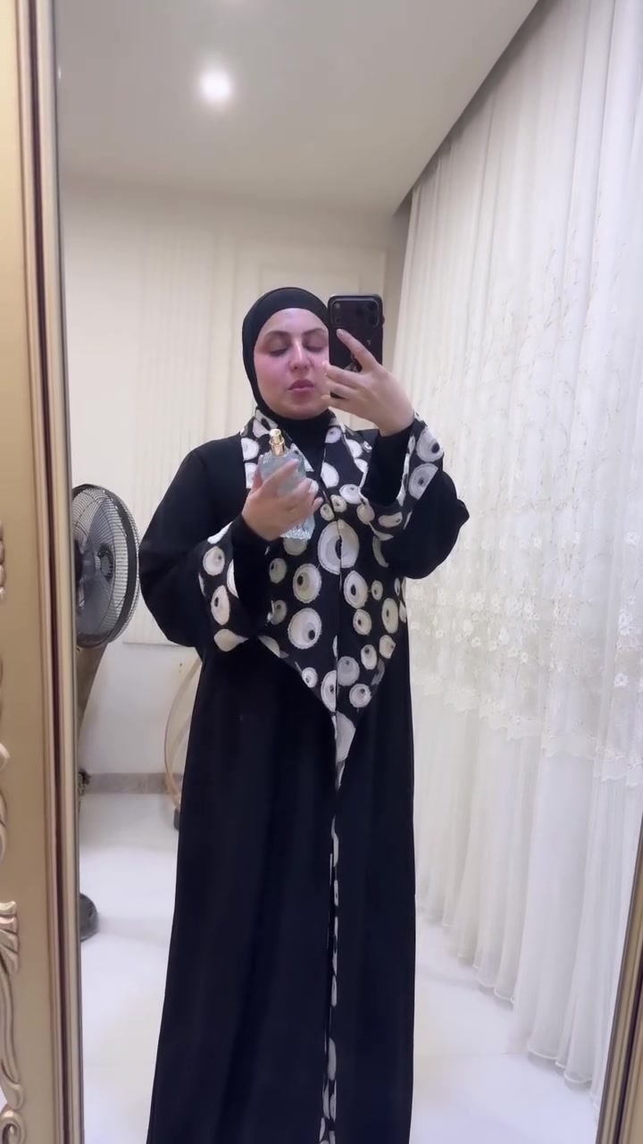 قوي
نسائي رجالي
منعش
فوحان وثباتيه ينافس اقوى الماركات العالميه
الاصلي حجم ١٥٠ مل

ريحته من خط العطور الأكواتك/المنعشة: بداية فيها إحساس مائي وبحري مع حمضيات مثل البرغموت، وبعدها لمسات عشبية/زهور، والنهاية مسك وخشب تعطيه نظافة وفخامة


**إذا كنت صاحب هذا الإعلان وتريد حذفه لأي سبب، رجاءا أرسل رسالة إلى الدعم الفني**